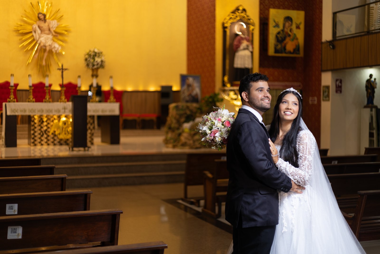 Momento especial do casal durante a celebração